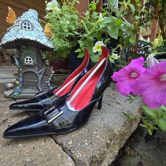 Witchy Black Patent Pointed Toe Heels with Buckle – Size 7 - Picture 2 of 5
